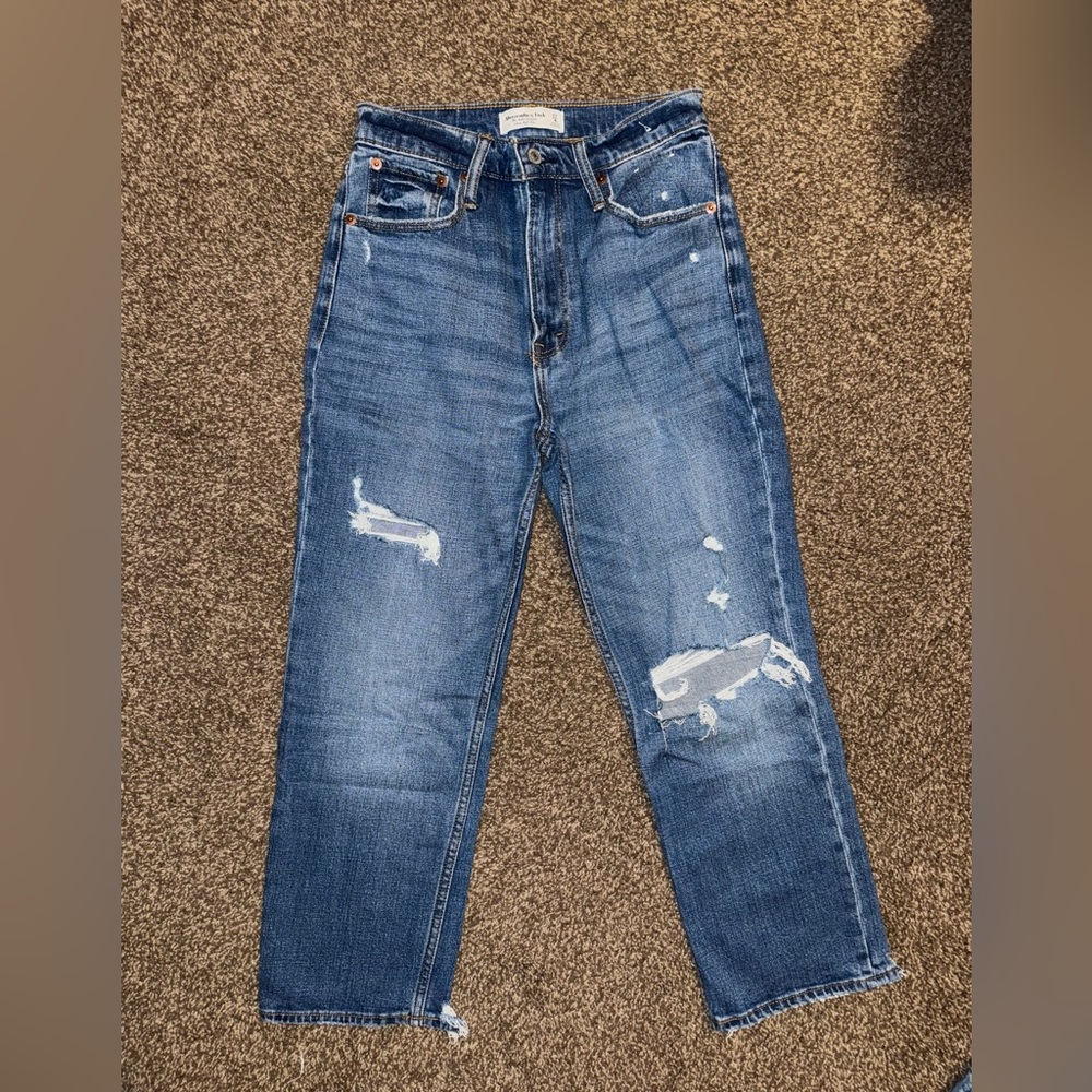 27/4 short Abercrombie & Fitch “the ankle straight ultra high rise”